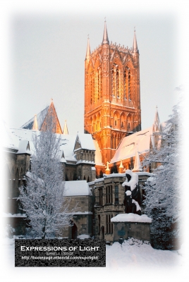 ExpoLight-Card-Lincoln-Cathedral-Central-Tower-Floodlit-Winter-2010-0001C_28SP-Photography29.jpg