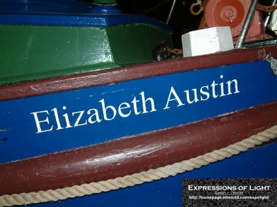 ExpoLight-Signwriting-Boat-0012C_28Sample_Proof-Photography29.jpg